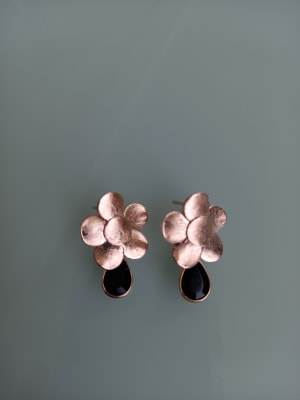 ARO ROSADO FLOR PIEDRA NEGRA2