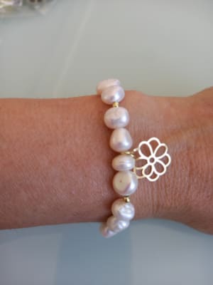 PULSERA ORO AMARILLO PERLAS BLANCAS1