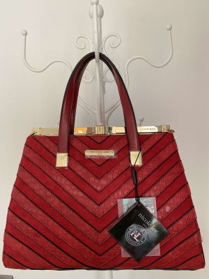 CARTERA NICOLE LEE ROJA CON DORADO1