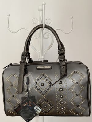 CARTERA NICOLE LEE GUN METAL1