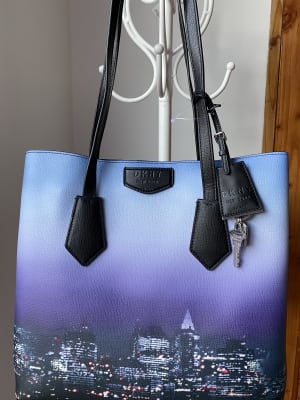 CARTERA DKNY NEGRO Y MORADO1