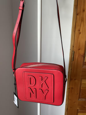 CARTERA DKNY ROJA1