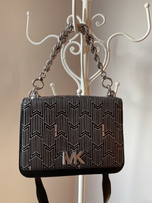 CARTERA MICHAEL KORS NEGRO PLATINADO1