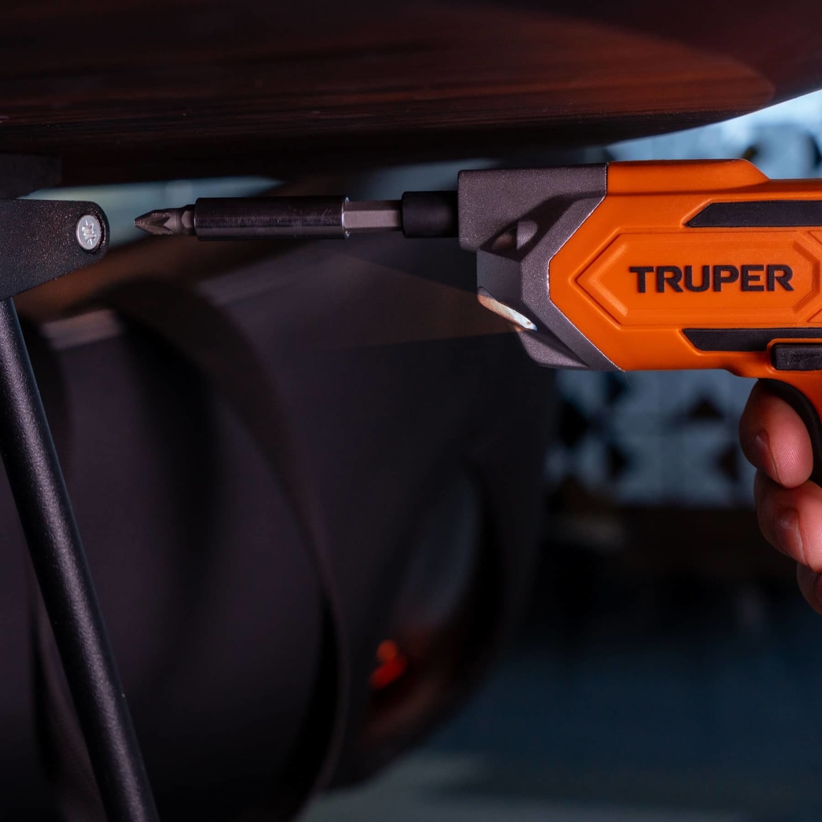 Destornillador Inalámbrico Profesional 3.6V  220V Truper 1024653