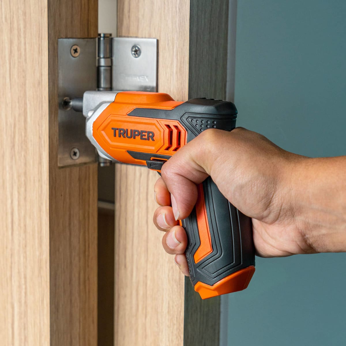 Destornillador Inalámbrico Profesional 3.6V  220V Truper 1024652