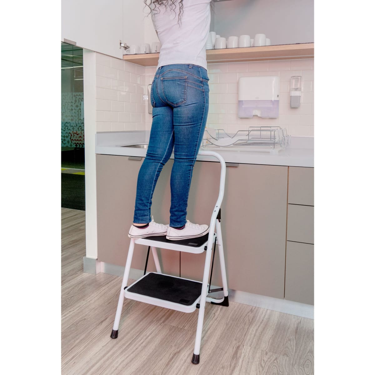 Escalera Tubular 2 Escalones 150 Kg Tipo III Truper 241185