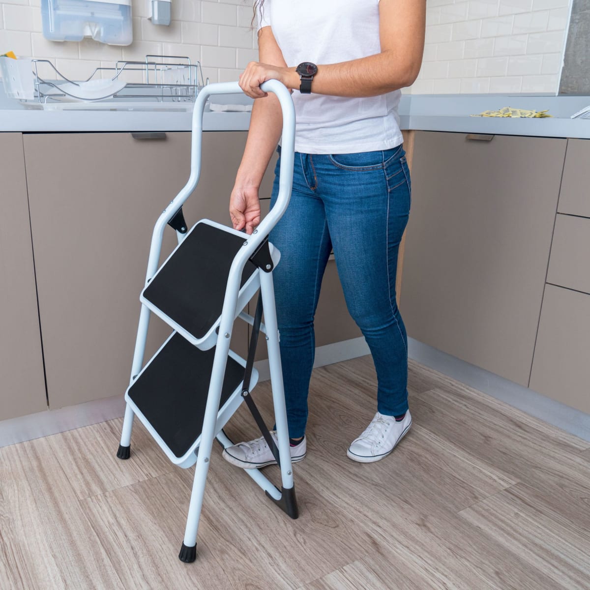 Escalera Tubular 2 Escalones 150 Kg Tipo III Truper 241186