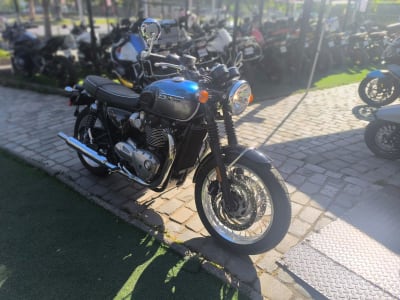 TRIUMPH BONNEVILLE T120 2022