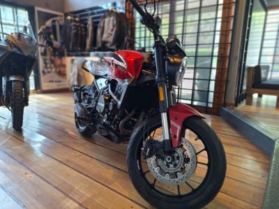 MOTO MORINI SEIEMMEZZO STR 2024