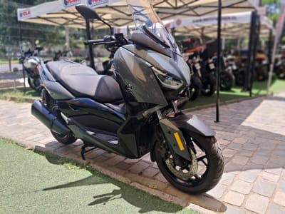 YAMAHA XMAX 300 2023