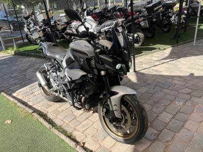 YAMAHA MT10 2022