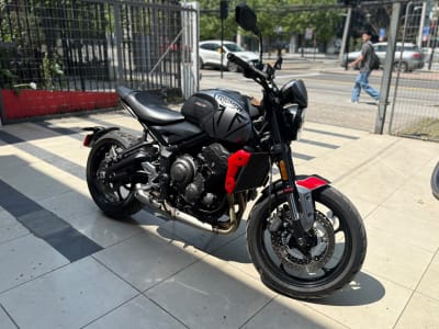 TRIUMPH TRIDENT 660 2023