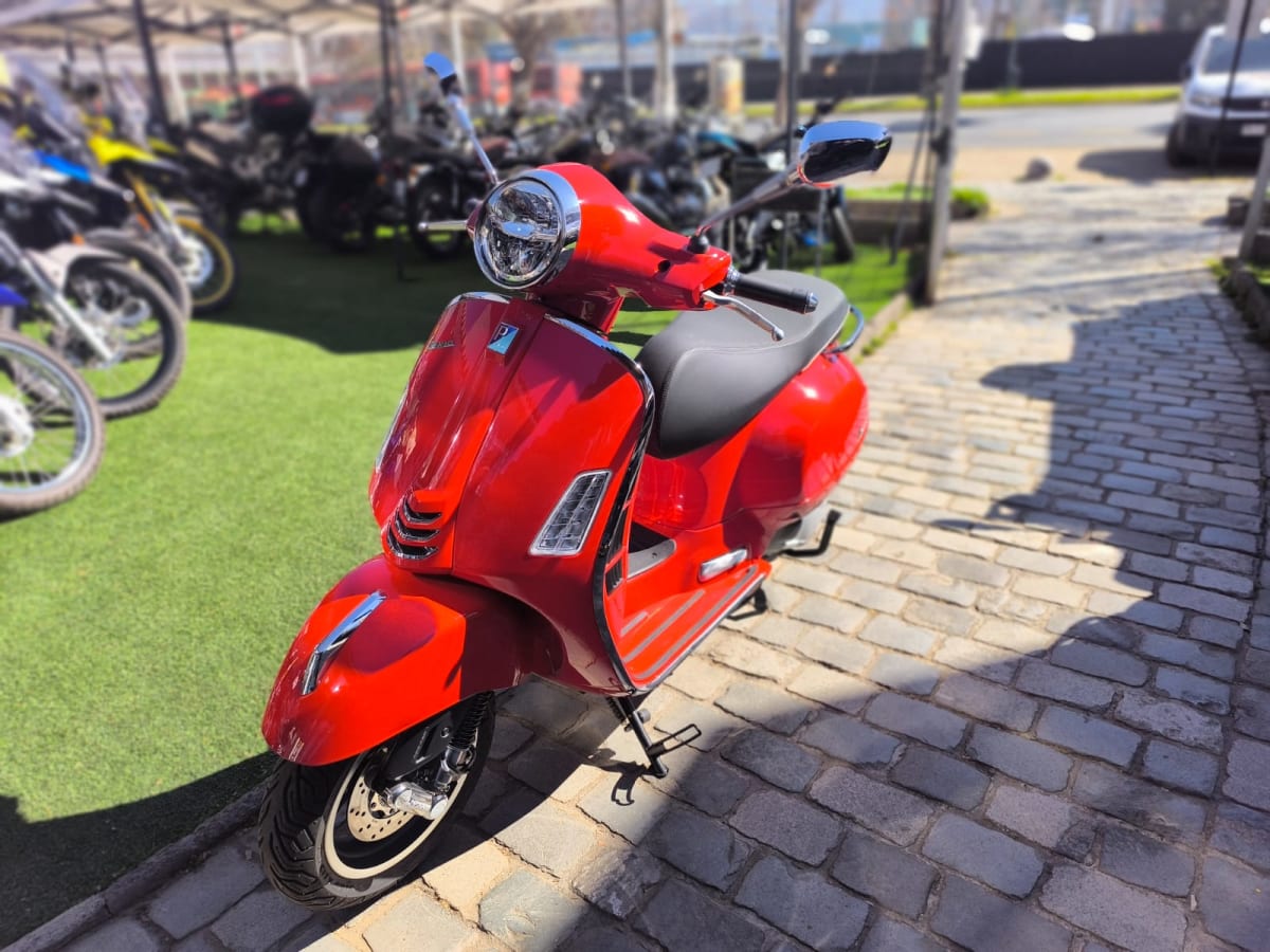 VESPA GTS SUPER 300 20255