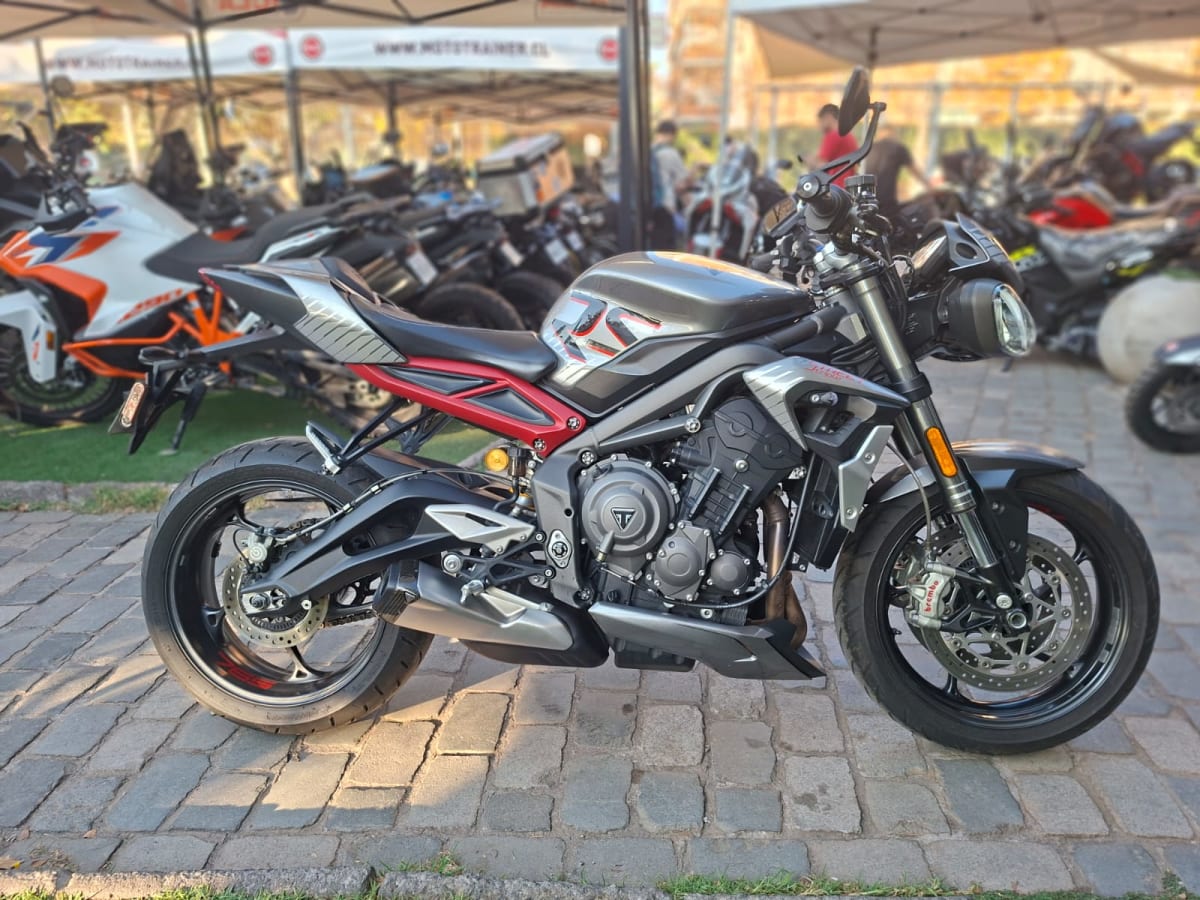 TRIUMPH STREET TRIPLE RS 765 20222