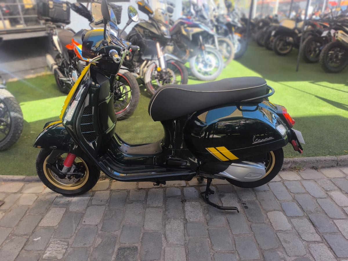 VESPA GTS 300 20222