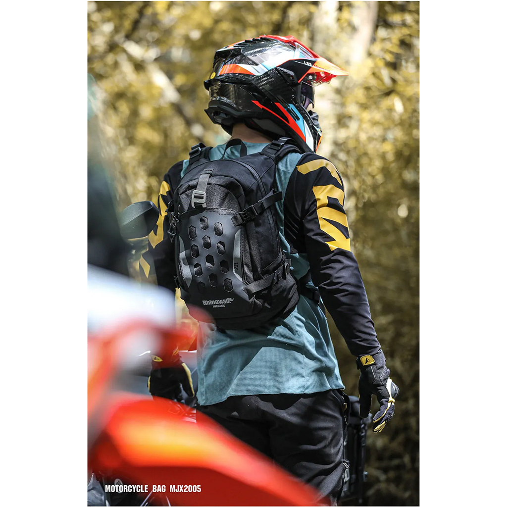 Mochila RhinoWalk de 23 litros incluye bolsa de agua 2L4