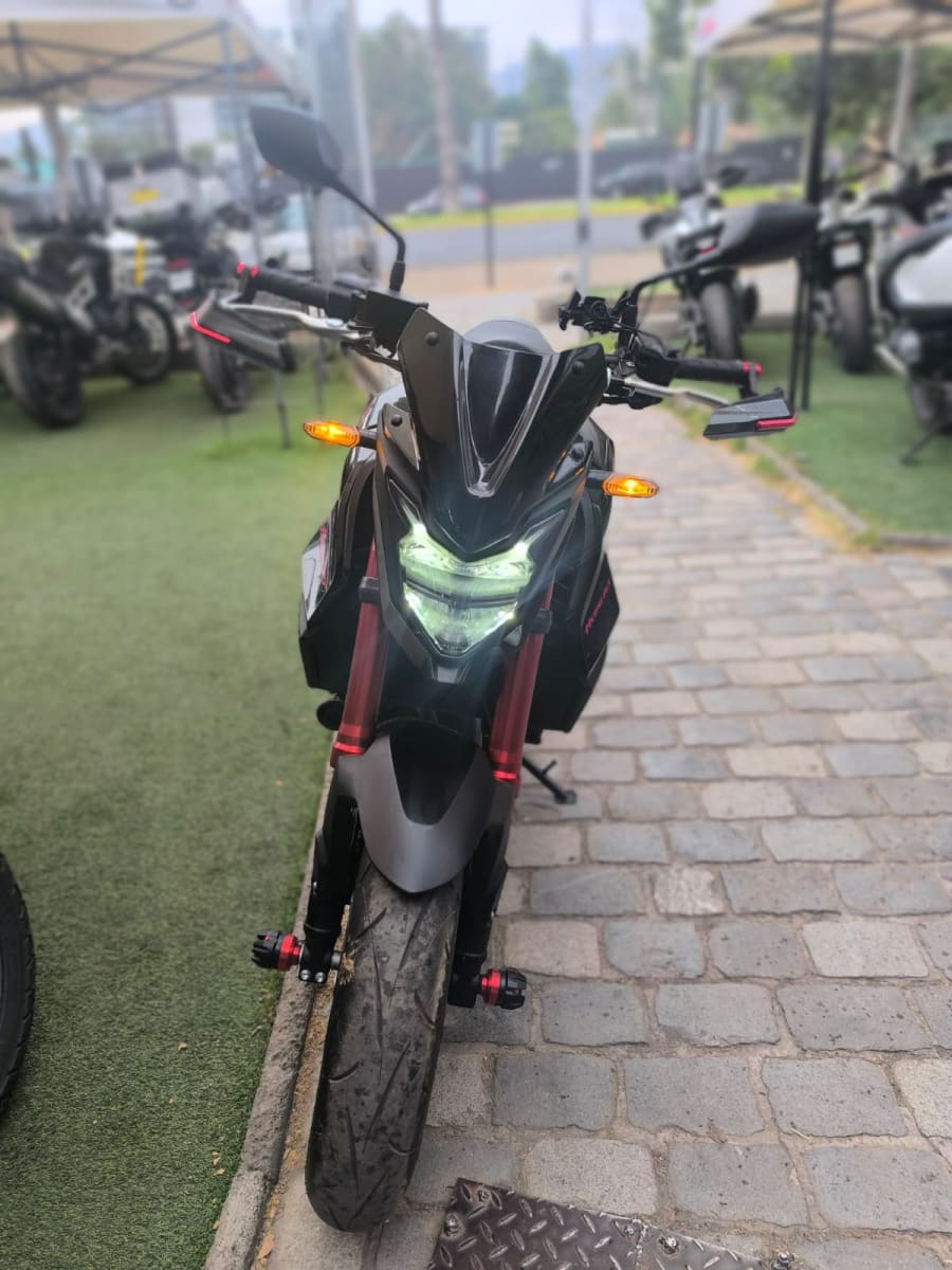 HONDA HORNET 750 20251