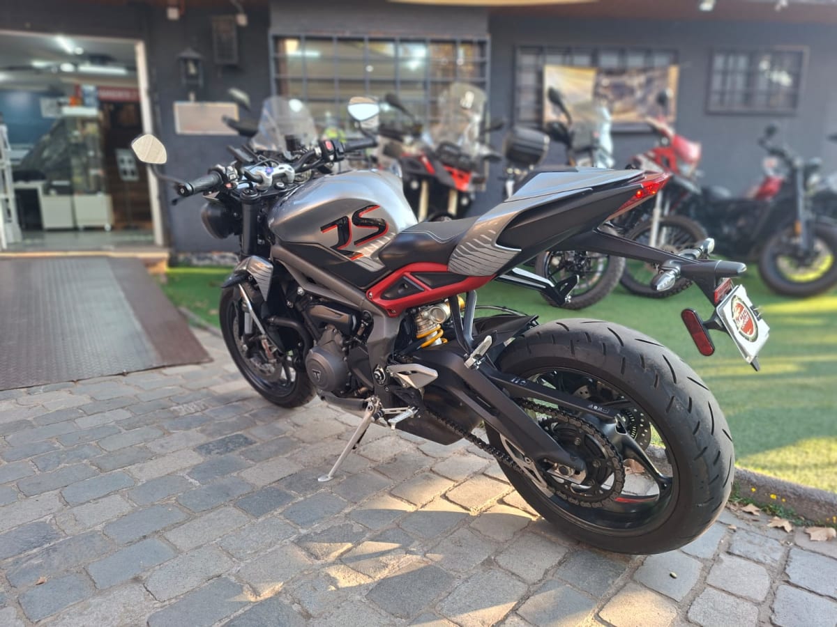 TRIUMPH STREET TRIPLE RS 765 20225