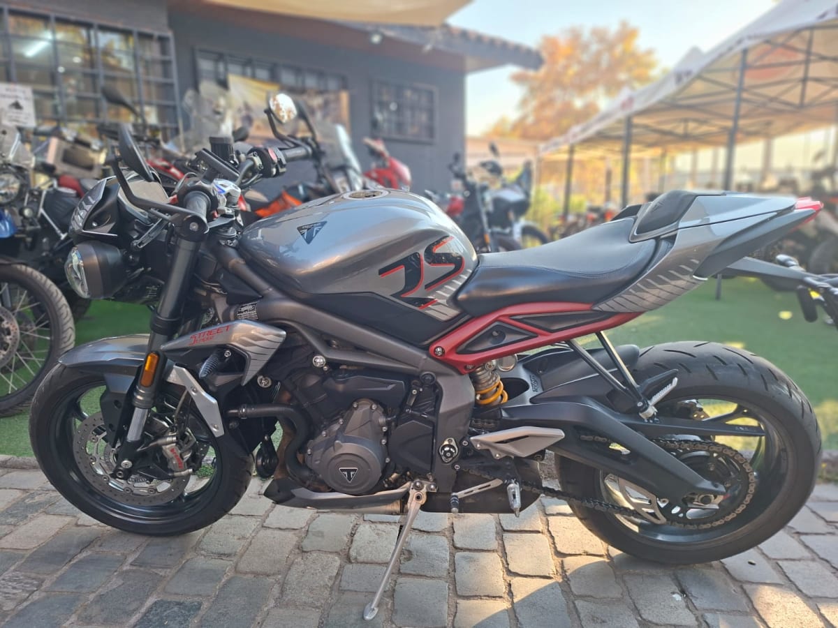 TRIUMPH STREET TRIPLE RS 765 20226