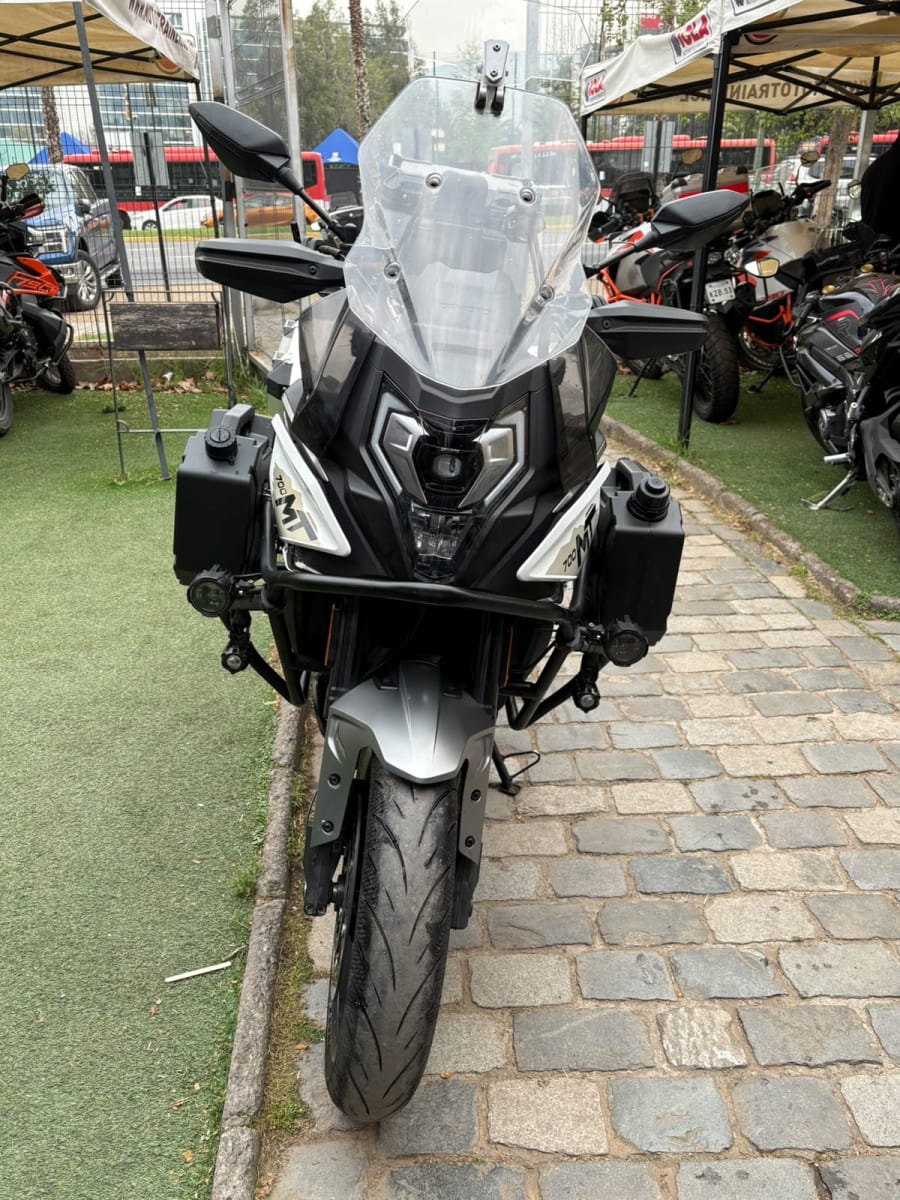 CF MOTO 700 MT 20251