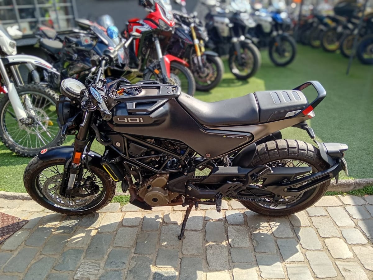 HUSQVARNA SVARTPILEN 401 20237