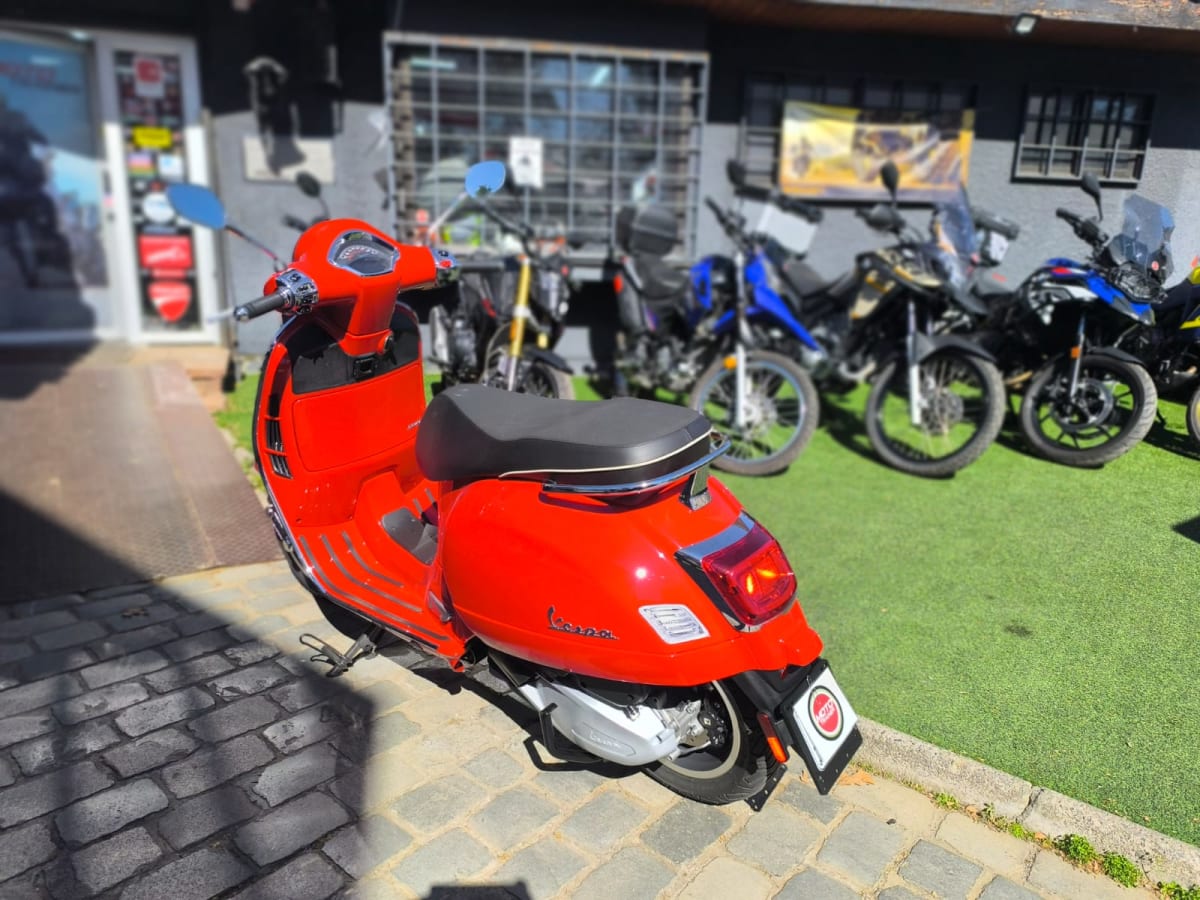 VESPA GTS SUPER 300 20254