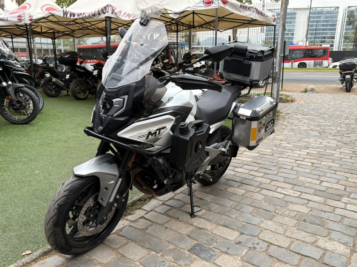 CF MOTO 700 MT 20252