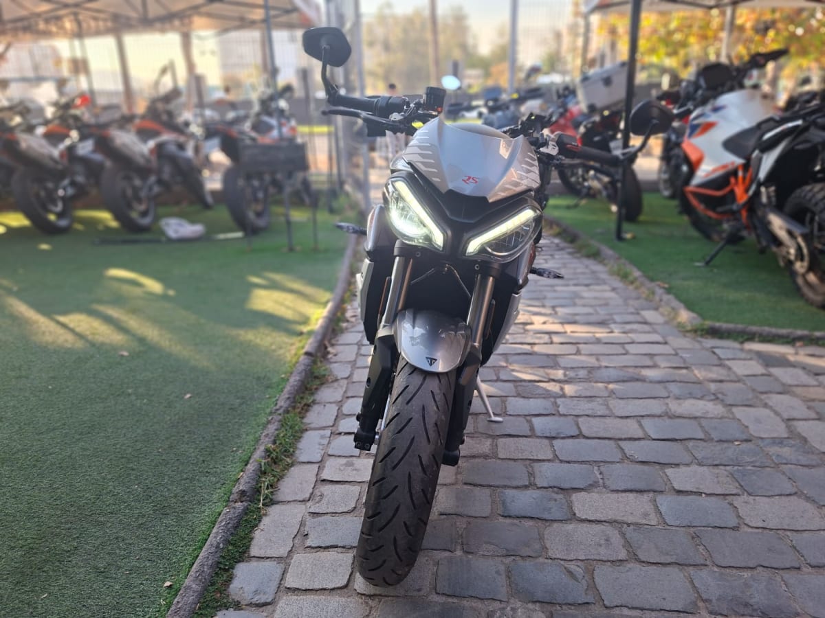 TRIUMPH STREET TRIPLE RS 765 20228