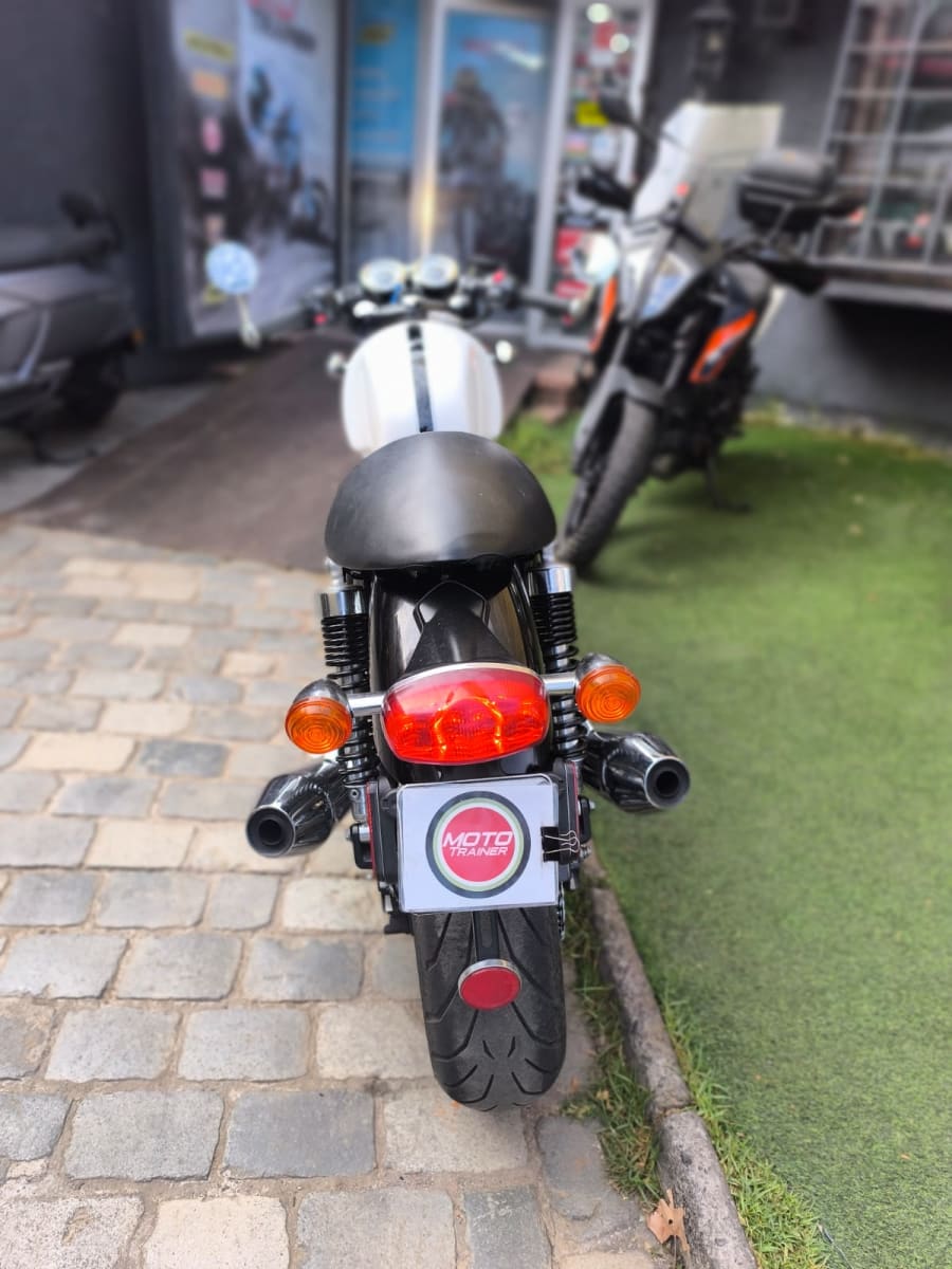 TRIUMPH THRUXTON 1200 20172