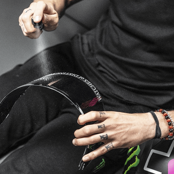 LIMPIADOR MUC-OFF DE CASCO Y VISERA 32ML2