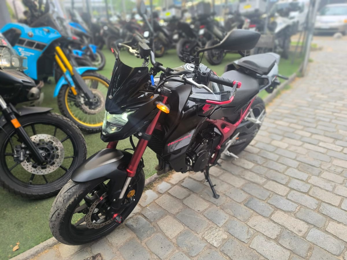HONDA HORNET 750 20255