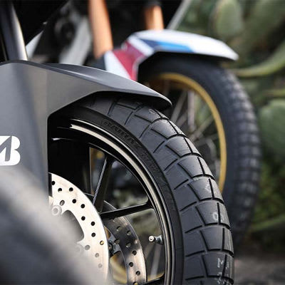 NEUMATICO BATTLAX AT41 F 110/80 R19 DELANTERO2