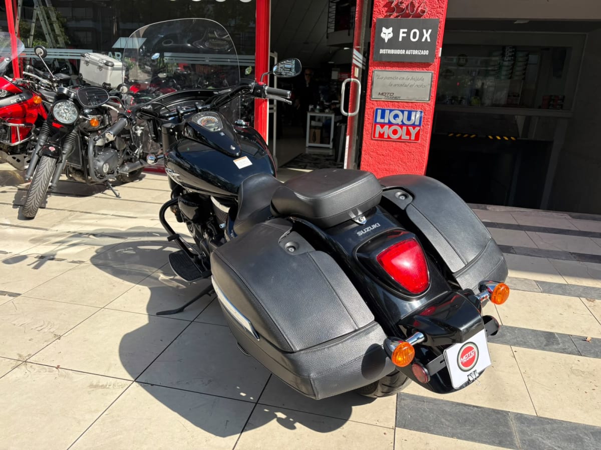 SUZUKI BOULEVARD 1500 20157
