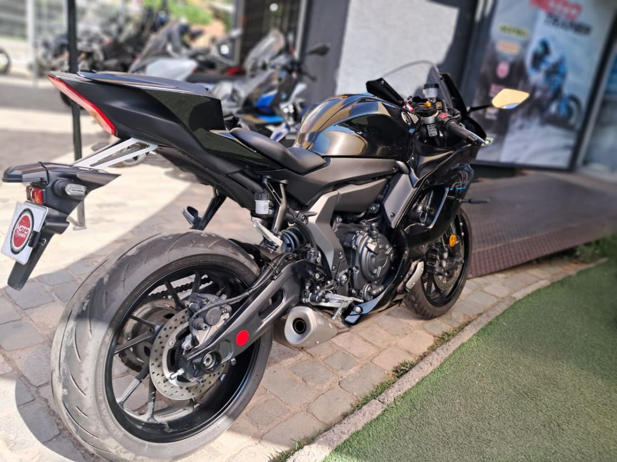 YAMAHA YZF R7 20235