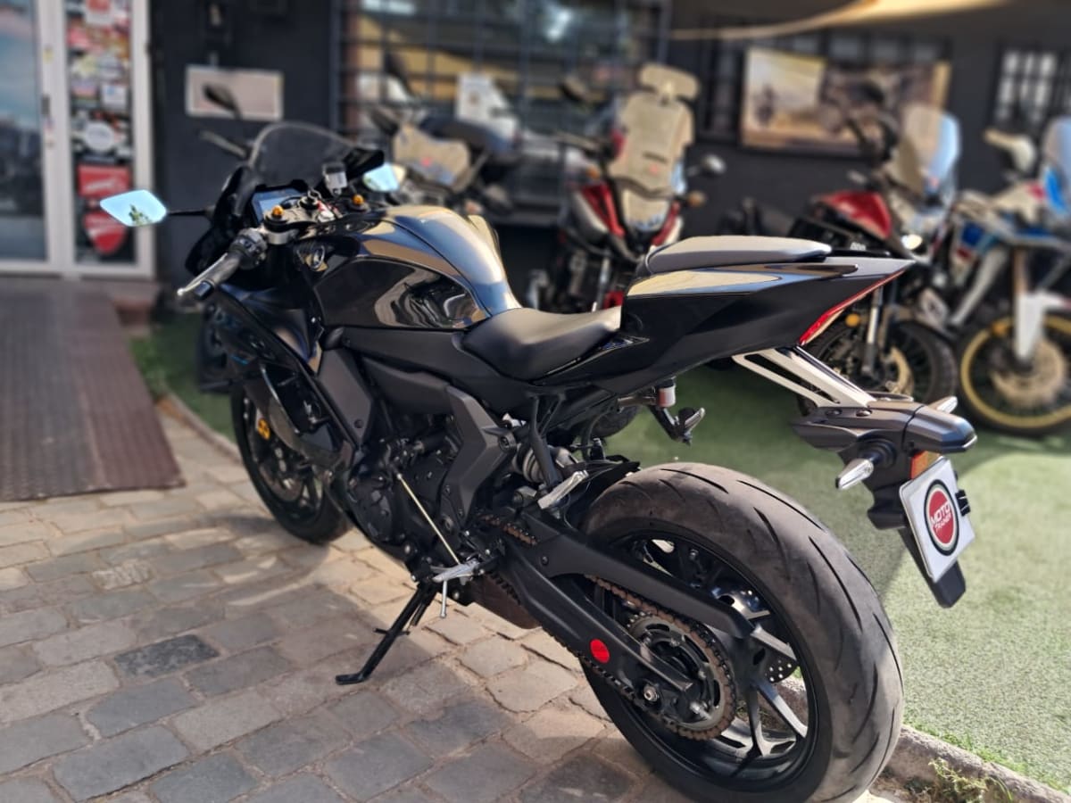 YAMAHA YZF R7 20237