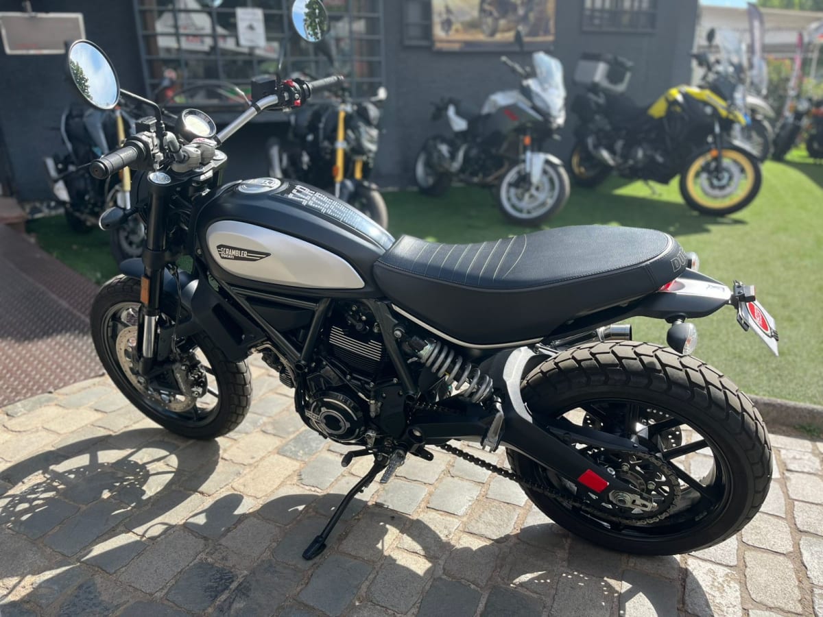 DUCATI SCRAMBLER 800 DARK 20226