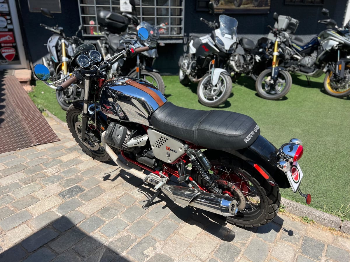 MOTO GUZZI V7 RACER 20135