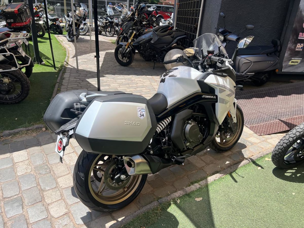 CFMOTO CF 650 GT 20236