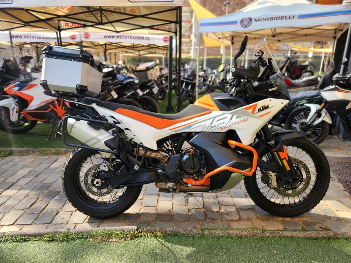 KTM 790 ADVENTURE2