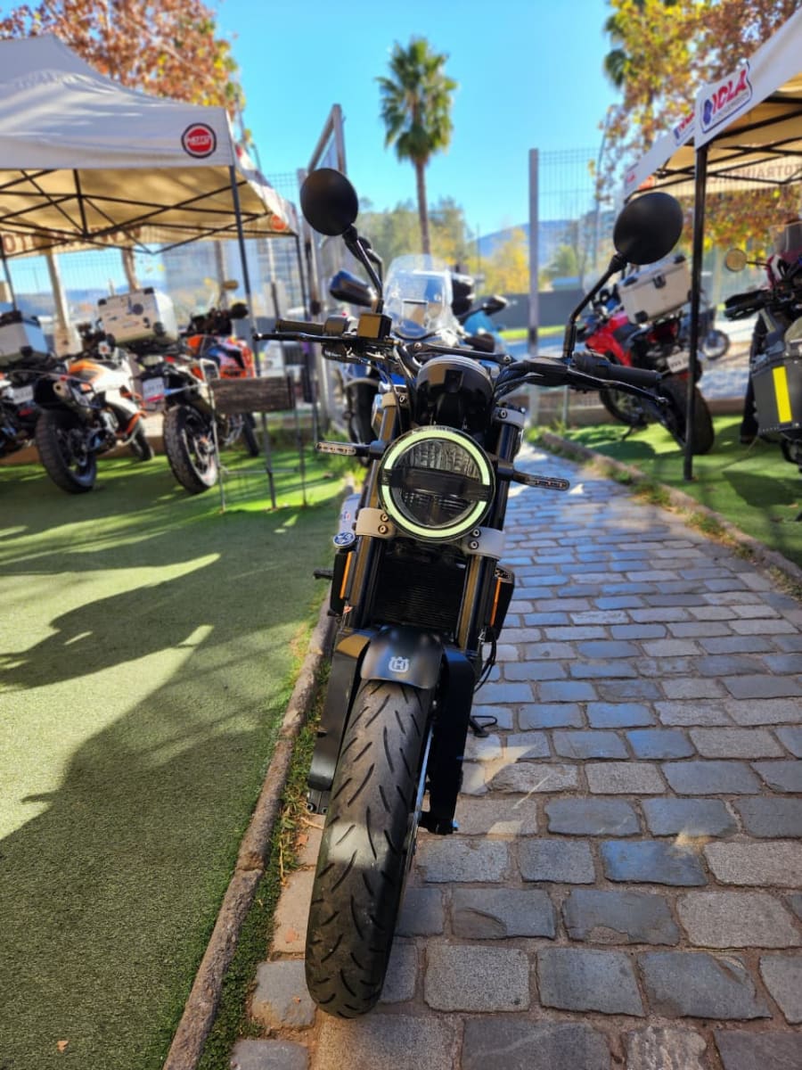 HUSQVARNA SVARTPILEN 250 20211