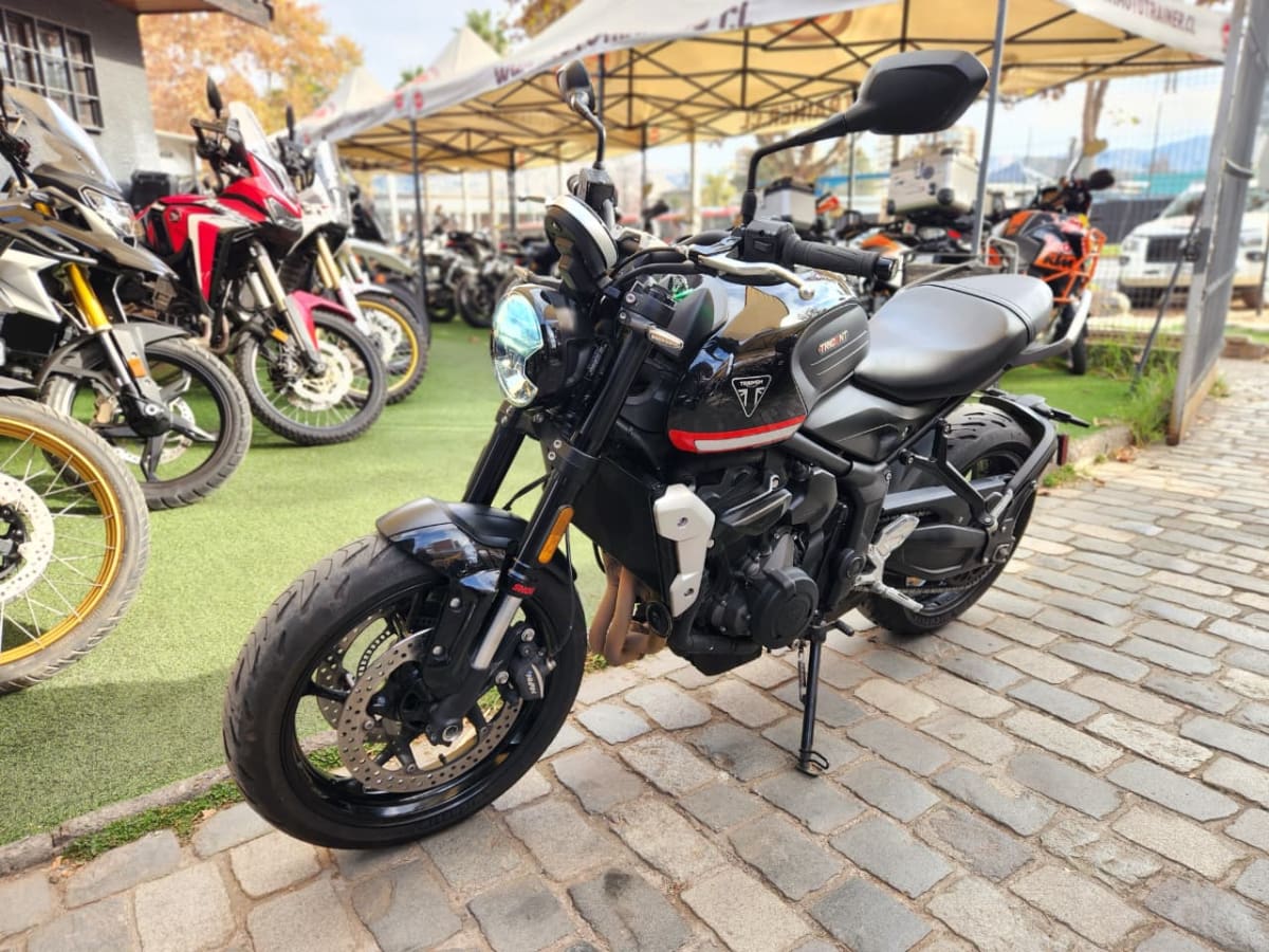TRIUMPH TRIDENT 660 20242