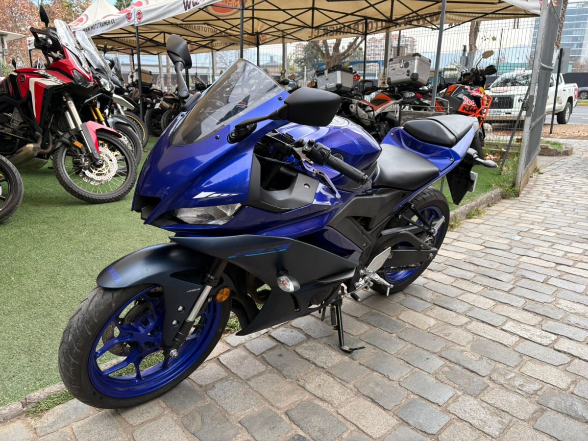 YAMAHA YZF R3 20244