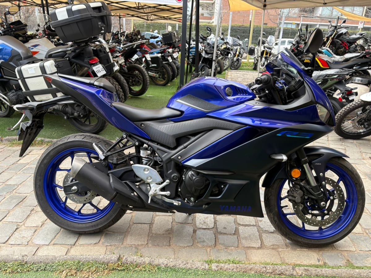 YAMAHA YZF R3 20242