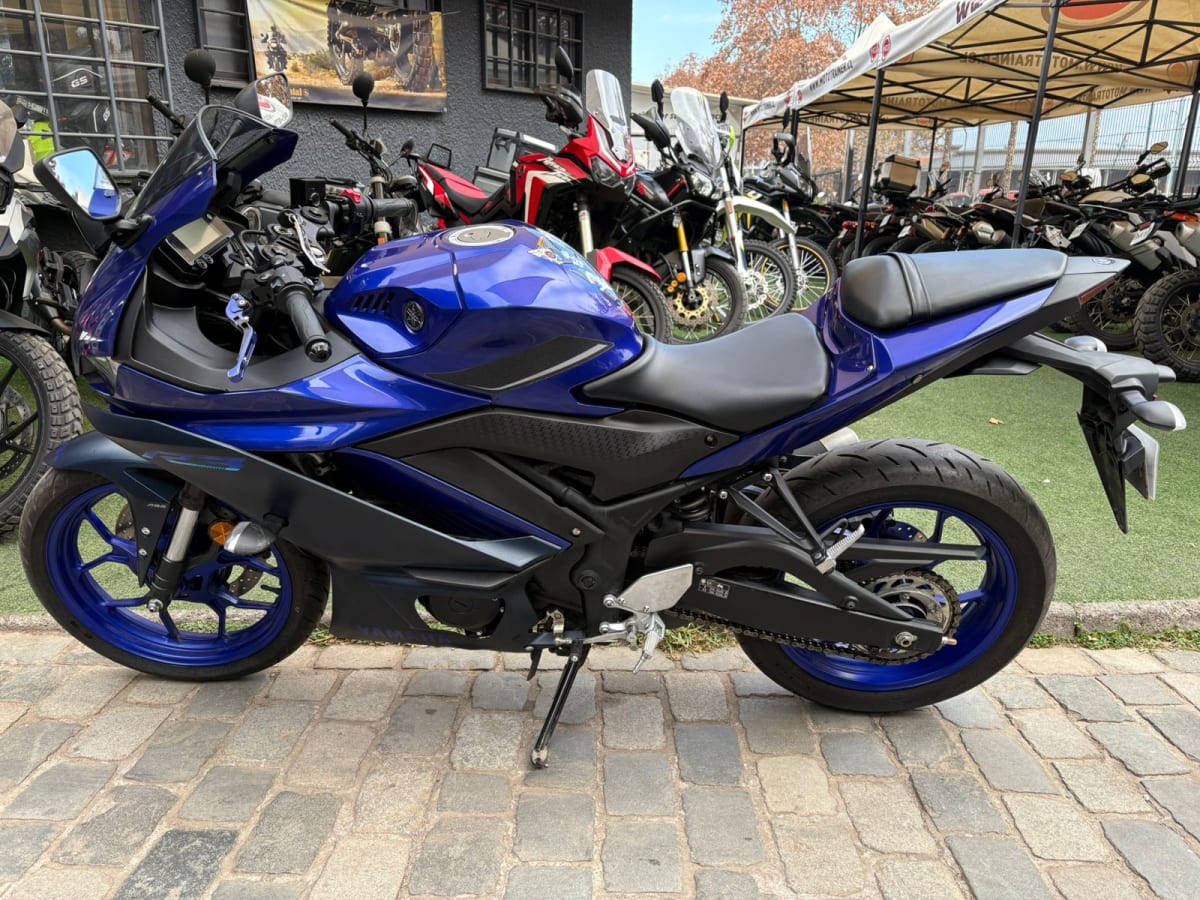 YAMAHA YZF R3 20245