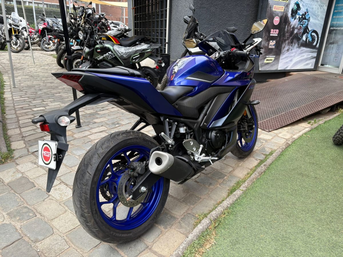 YAMAHA YZF R3 20243