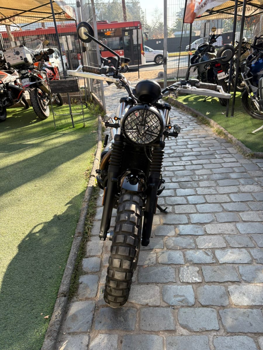 Triumph Street Scrambler 900 año 20204