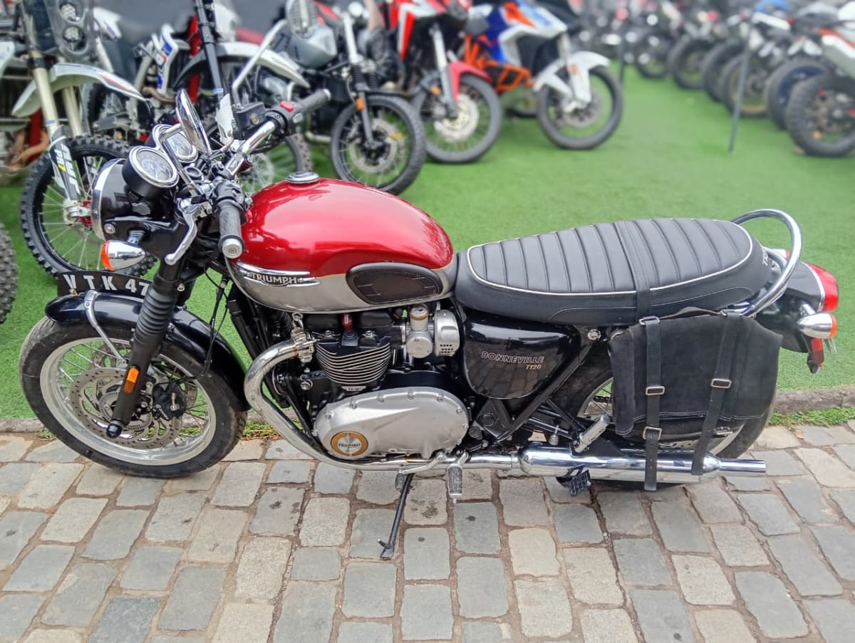 Triumph Bonneville T120 20232
