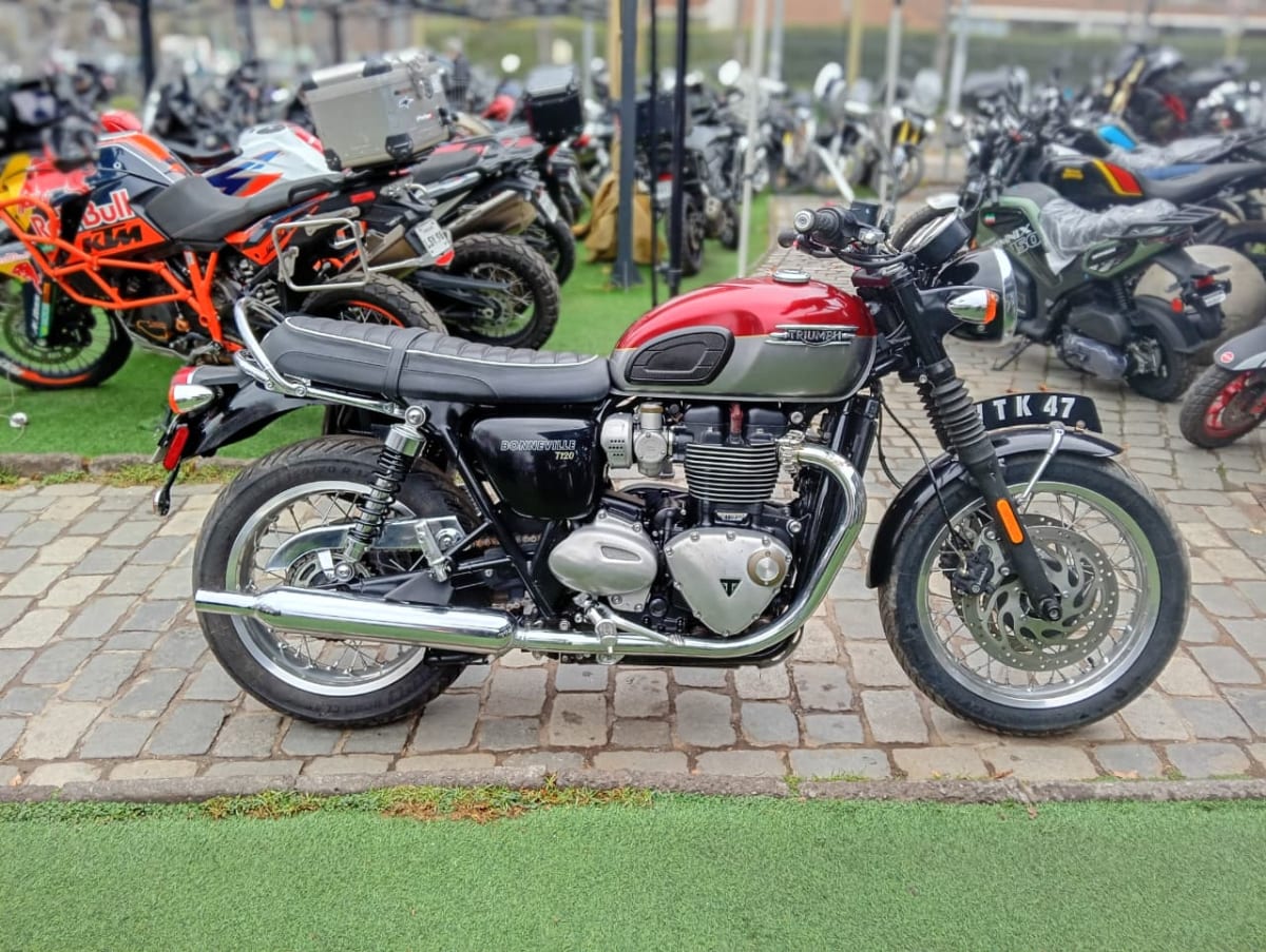 Triumph Bonneville T120 20237