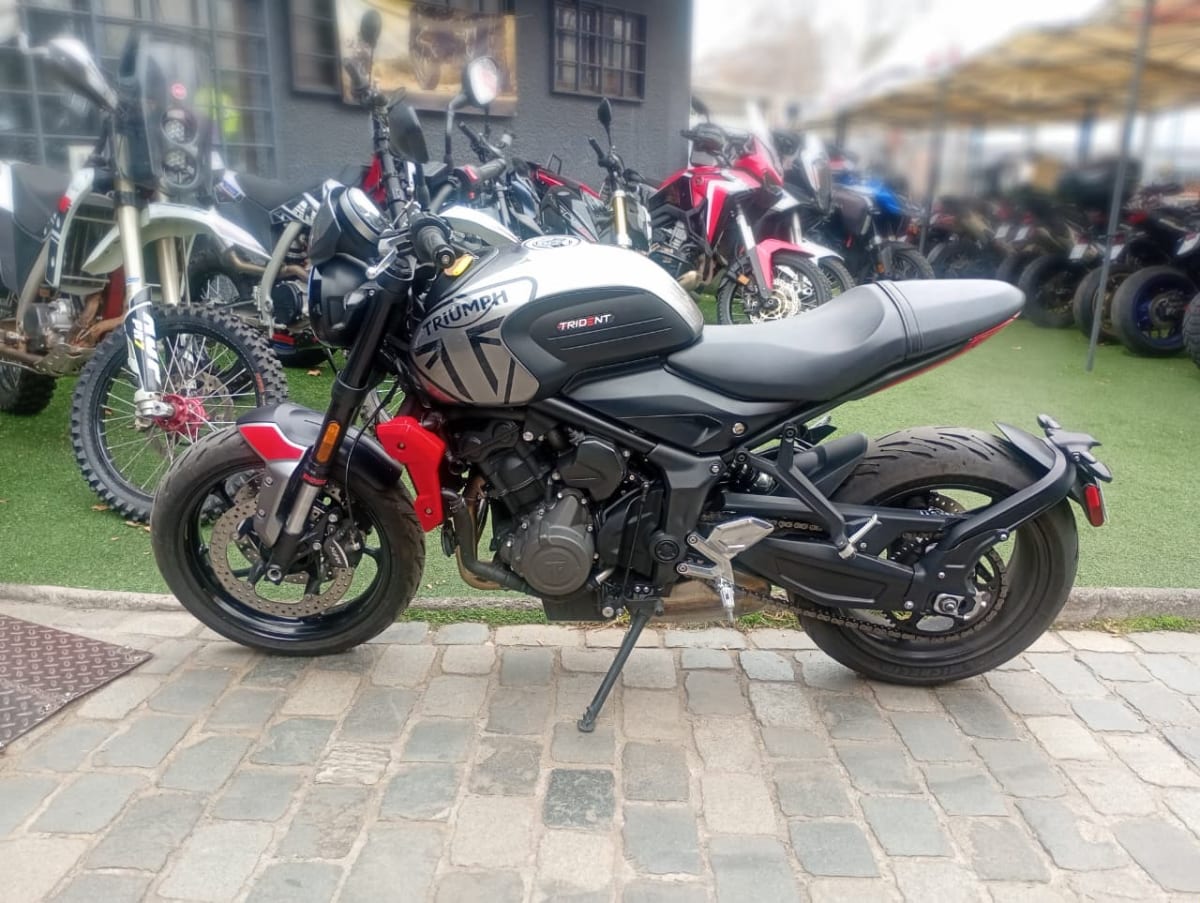 Triumph Trident 660 año 20231