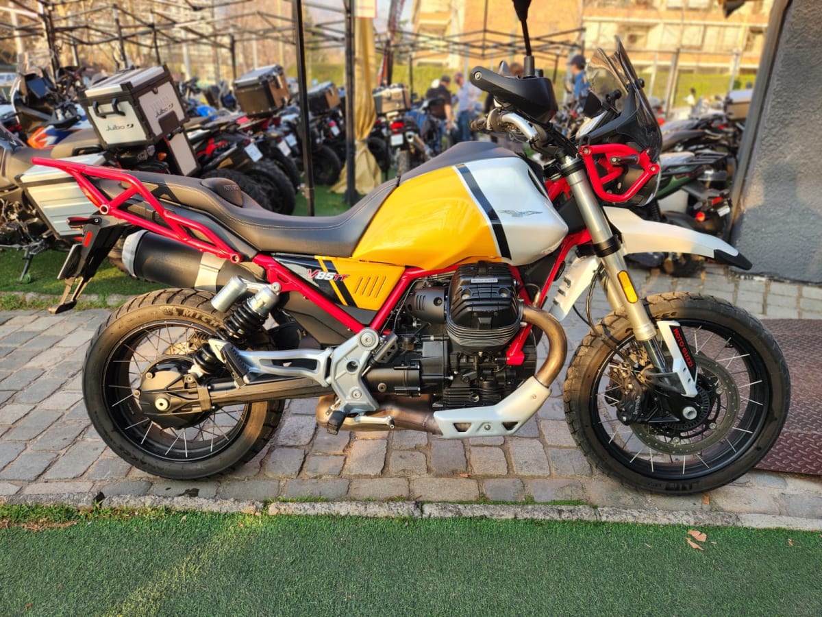 MOTO GUZZI V85TT año 20214